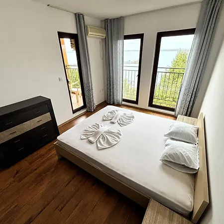 Menada In Marina Cape * Aheloy