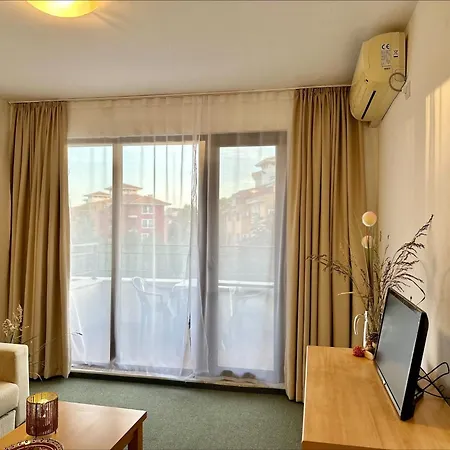 Menada In Marina Cape Ахелой