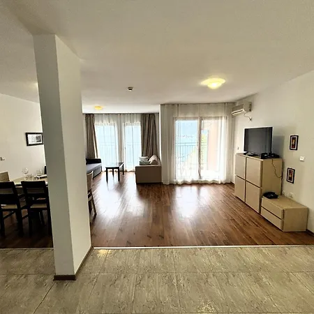 Menada In Marina Cape Апартамент *